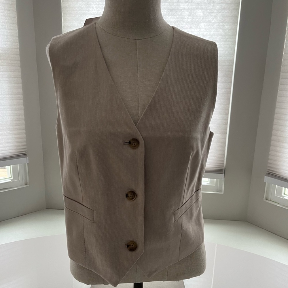 Stylish Beige Button-Up Vest